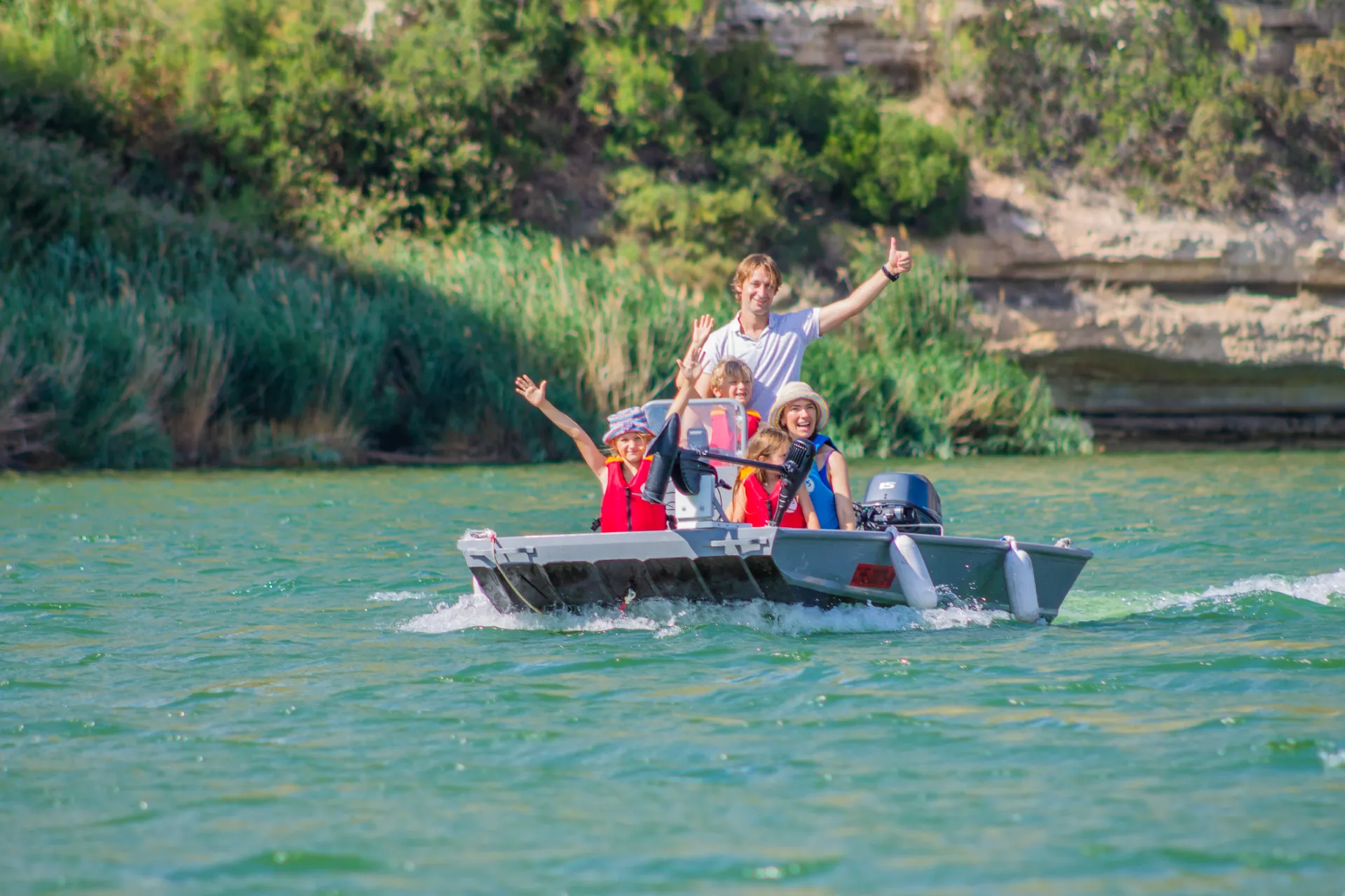 Port Massaluca activities with children boat